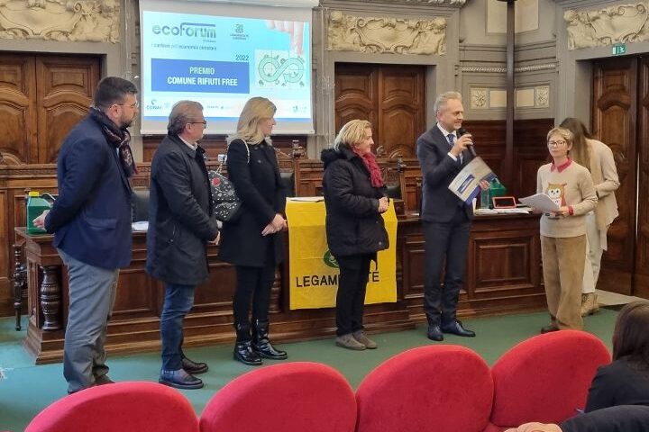 Ecoforum di Legambiente, Rifiuti Free:  premiato il Comune di Olevano sul Tusciano