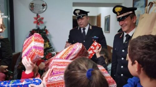 Capaccio, giocattoli e dolciumi dai carabinieri per 11 bimbi ucraini