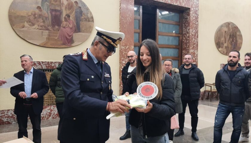 SALERNO, DA DOMANI IN STRADA I NUOVI VIGILI STAGIONALI