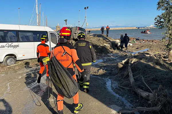 A Ischia si stacca grosso masso, evacuate 25 persone