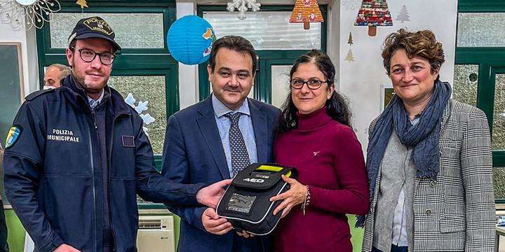 Donati i defibrillatori ai Comuni della costiera amalfitana