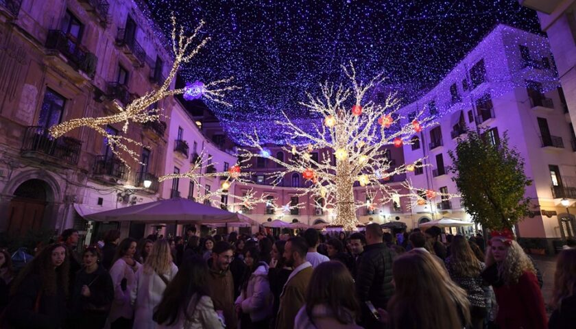 Luci d’Artista a Salerno, Celano (Forza Italia) chiede i costi per le installazioni