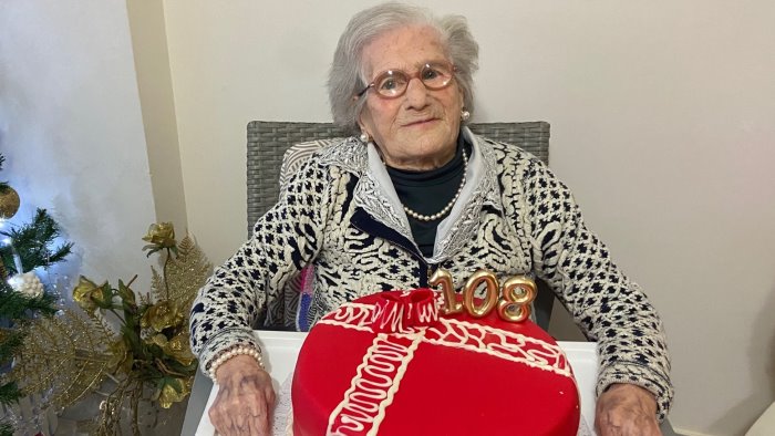 Salerno, festa per i 108 anni di nonna Imma Della Monica