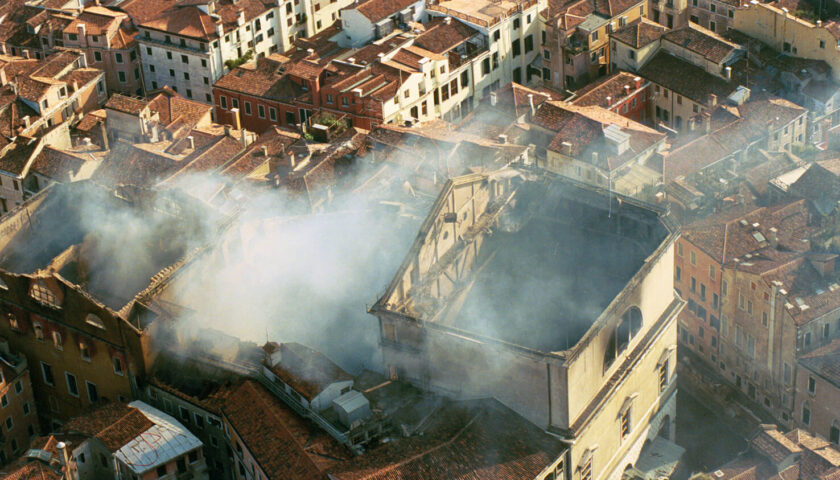 Il 29 gennaio di 27 anni fa l’incendio che distrusse la Fenice di Venezia