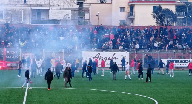 Aggressione a un calciatore del Portici, stangato l’Angri Calcio