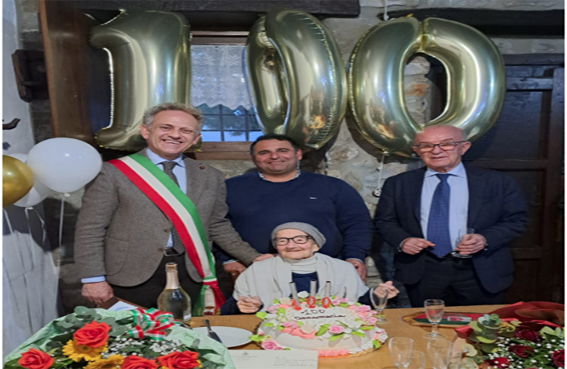 Roccadaspide in festa per i 100 anni di nonna Annamaria