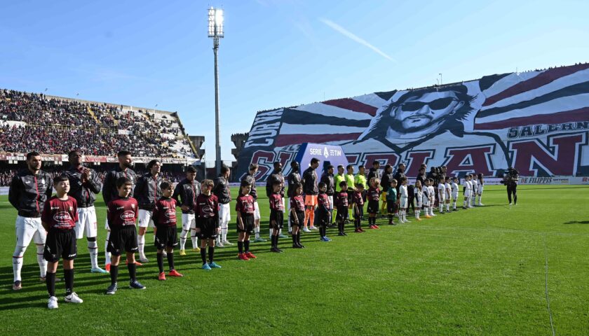 Trovato morto in auto a Salerno dopo aver visto la partita Salernitana-Milan, tragedia per un commerciante di Roccadaspide