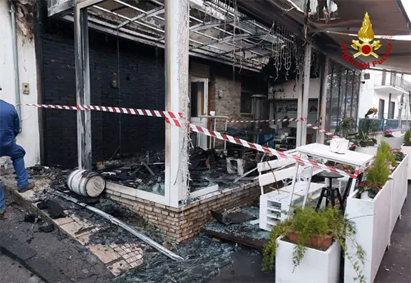 Ennesimo attentato incendiario ai danni di un bar a San Marzano sul Sarno. Lo sfogo della sindaca