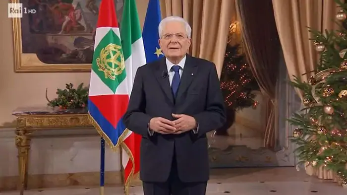 Mattarella: la Repubblica è di chi paga le tasse