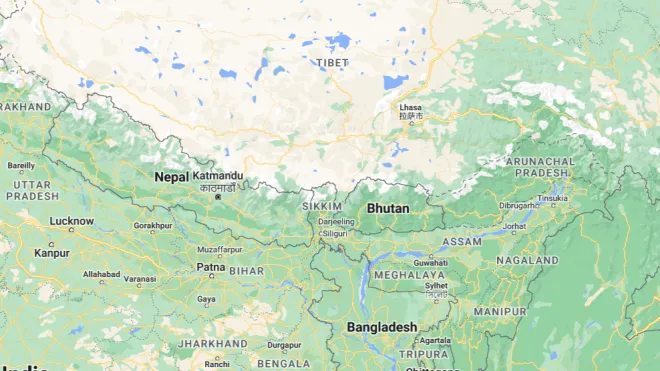 Aereo con 72 persone a bordo precipita nel Nepal