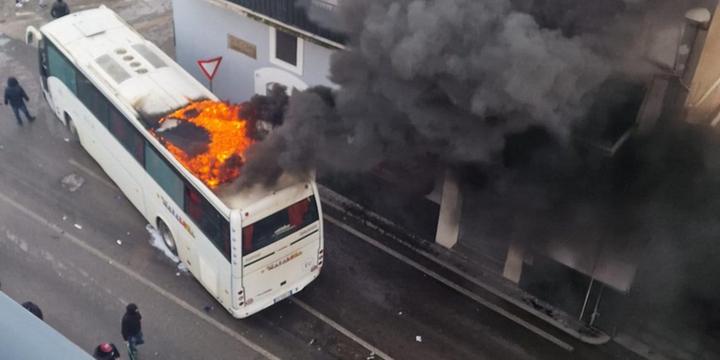 Scontri prima di Paganese-Casertana, bus dato alle fiamme