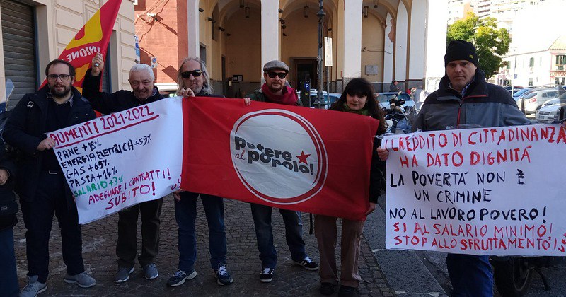 Salerno, in piazza a difesa del Reddito di Cittadinanza e contro il carovita