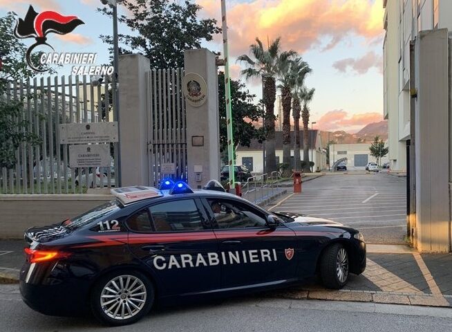 Salerno, colto da infarto in strada salvato dai carabinieri