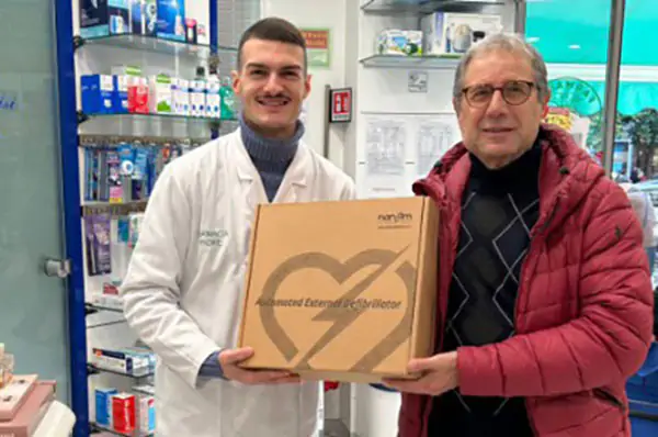 Salerno, il Club Salerno 2010 e la farmacia donano defibrillatore: sarà installato un piazza Casalbore