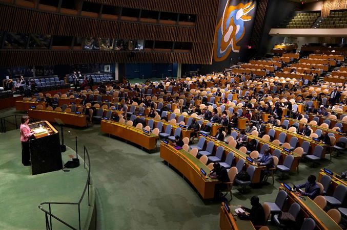 Ucraina, l’assemblea generale Onu approva risoluzione per una pace giusta