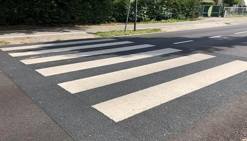 Sicurezza stradale a Salerno, parte oggi il rifacimento dell’attraversamento pedonale