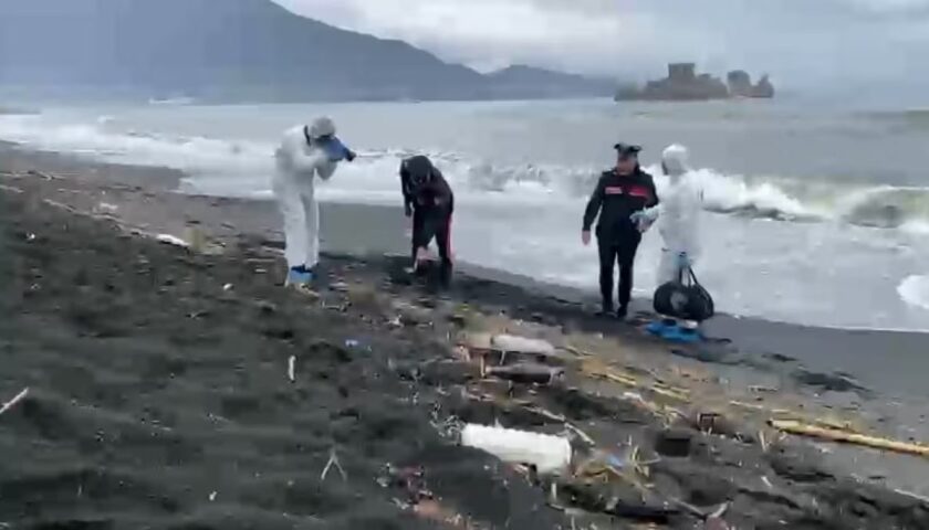 Trovato in mare con una corda al collo: è un 47enne di Gragnano