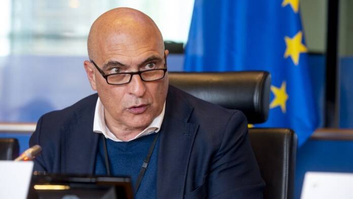 Qatargate, l’eurodeputato Cozzolino arrestato dopo le dimissioni dalla clinica