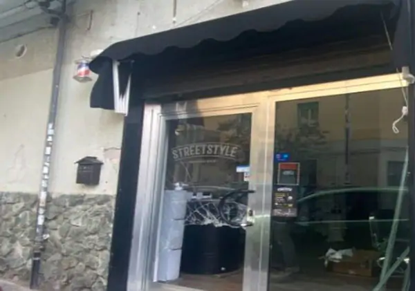 Salerno, furto dal barbiere: colpo da 4mila euro