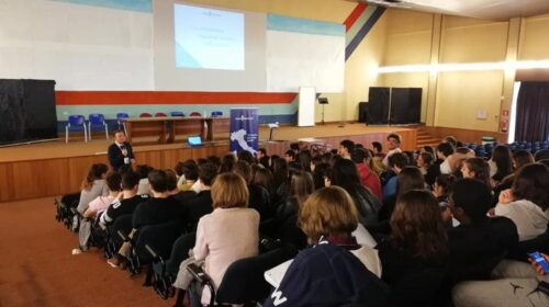 Scuola, università e lavoro: al via il tour italiano dell’Orientamento:le imprese non trovano 230mila risorse