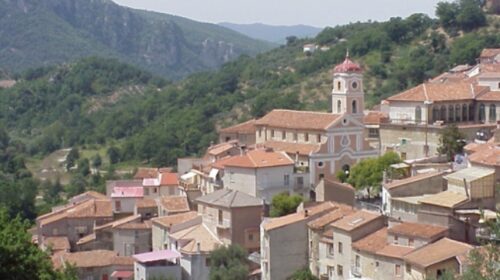 Valle dell’Angelo a rischio scomparsa: niente tasse a chi si trasferisce qui