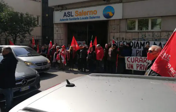 Salerno, presidio della Cgil Fp davanti la sede Asl di via Nizza