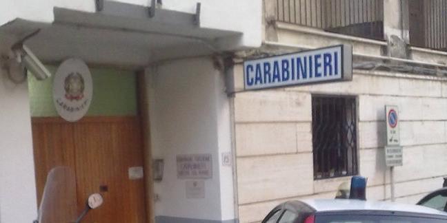 Scassinata la saracinesca di un negozio di ceramica a Vietri sul Mare, due arresti