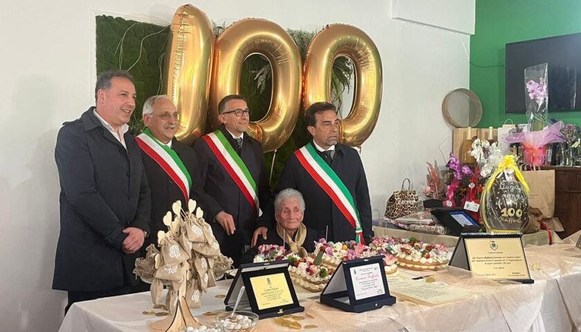 Festa nel Cilento per i 100 anni di nonna Raffaella