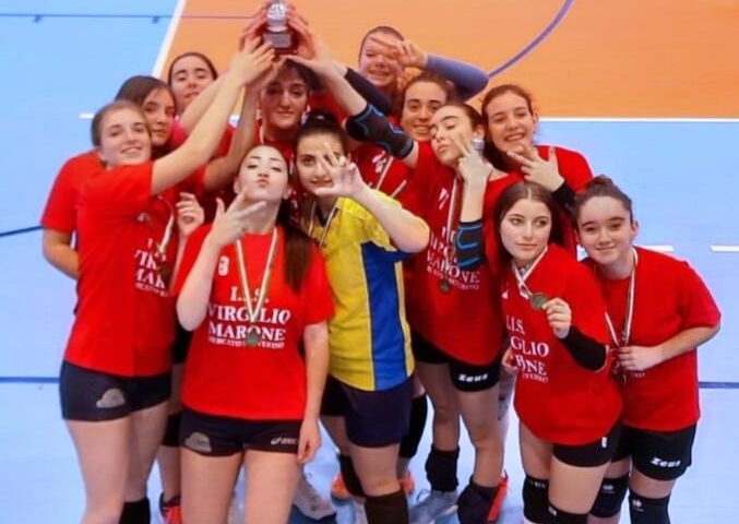 Mercato San Severino, le studentesse del Virgilio campionesse provinciali di pallavolo