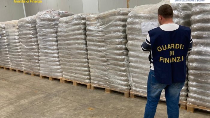 Maxi sequestro di pellet egiziano al porto di Salerno