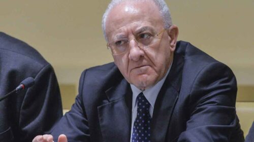 De Luca: “Il Comune di Salerno si svegli, tagliare subito l’erba in città”
