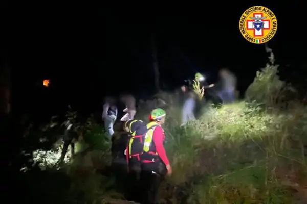 Escursionisti salvati dal soccorso Alpino sul sentiero San Martino a Sarno