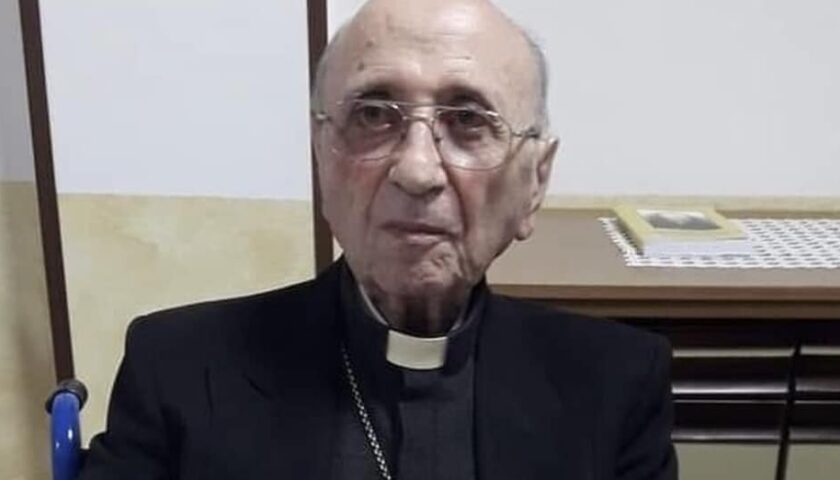 Addio a monsignor Casale, vescovo emerito di Vallo della Lucania