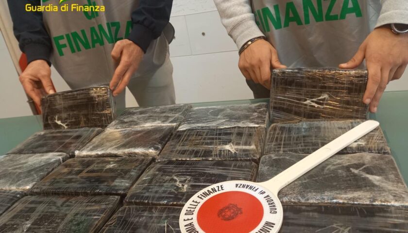 SEQUESTRATI 22 KG DI COCAINA PURISSIMA. ARRESTATO IL CORRIERE