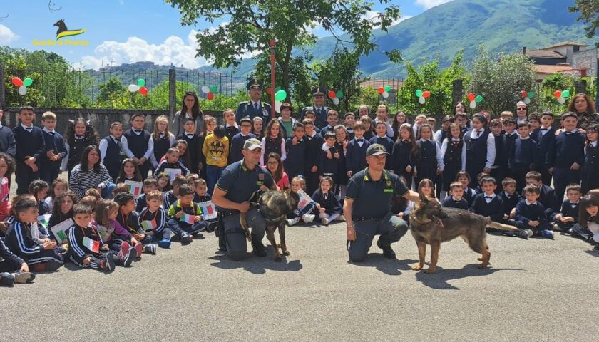 PROGETTO CONTRO L’ILLEGALITÀ”. INCONTRO CON GLI STUDENTI DELLA SCUOLA PRIMARIA E DELL’INFANZIA PARITARIA “MAESTRE PIE FILIPPINI” DI TEGGIANO  .