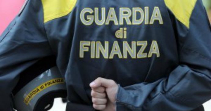 Scafati, Guardia di Finanza nel seggio e spoglio bloccato. Pasquale Aliberti in testa