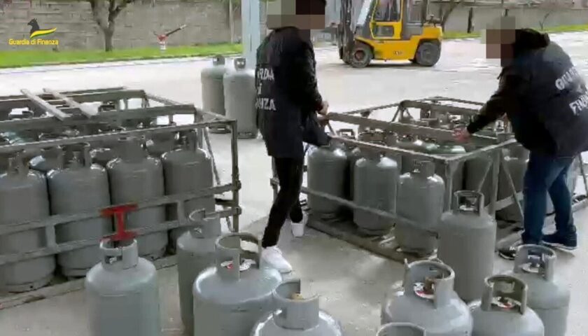Sequestrate 70 bombole Gpl irregolari: imprenditore nei guai