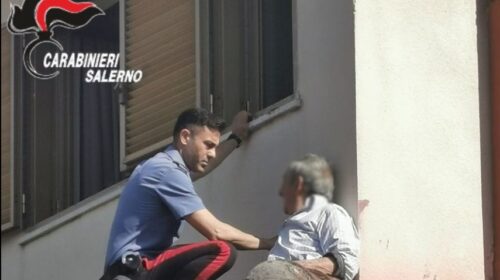 A MONTECORVINO ROVELLA 81ENNE IN GRAVE PERICOLO BLOCCATO SUL CORNICIONE DI CASA, SALVATO DAI CARABINIERI