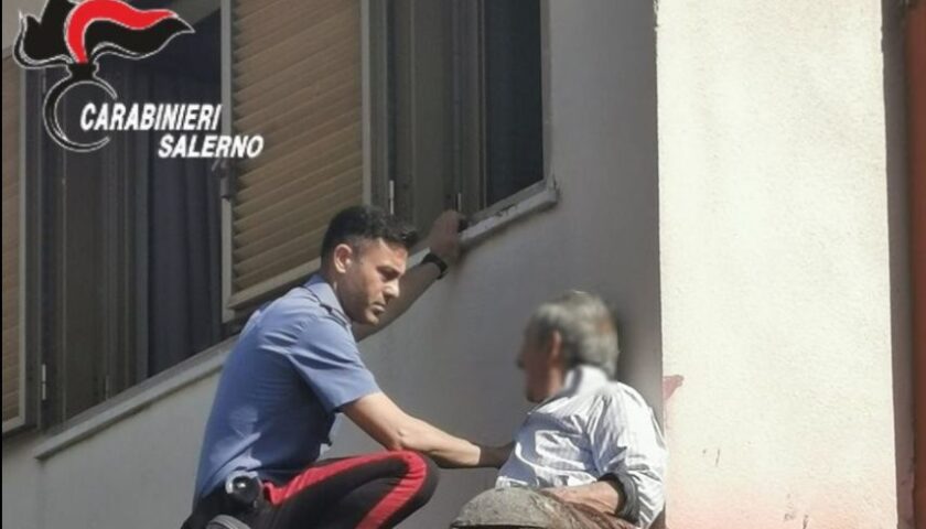 A MONTECORVINO ROVELLA 81ENNE IN GRAVE PERICOLO BLOCCATO SUL CORNICIONE DI CASA, SALVATO DAI CARABINIERI