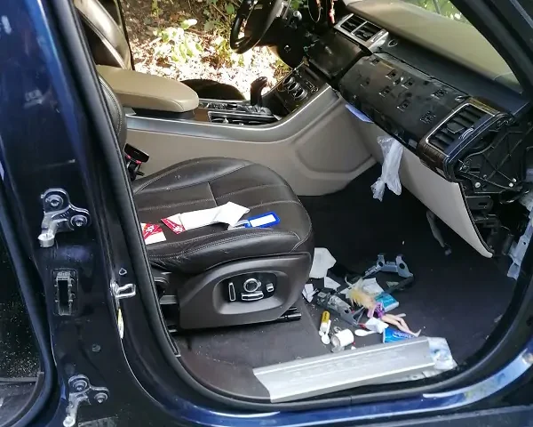 Salerno/Cava, scoperta discarica di auto rubate a Croce