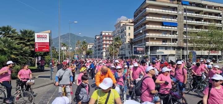 Salerno, “Pedalando per la città”. Il sindaco: bella domenica ecologica e solidale