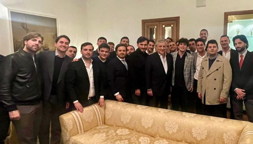 Forza Italia Giovani Campania: grande entusiasmo all’arrivo di Tajani al Grand Hotel Vesuvio