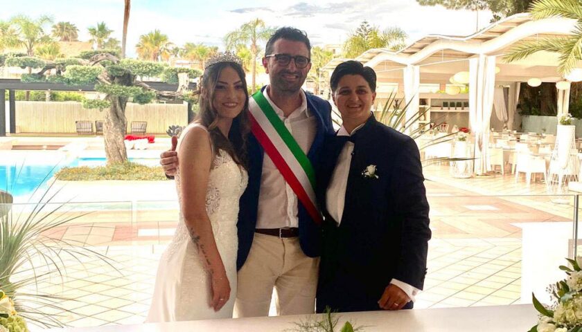 Pontecagnano, il sindaco celebra matrimonio civile tra Maria Rosaria e Renata
