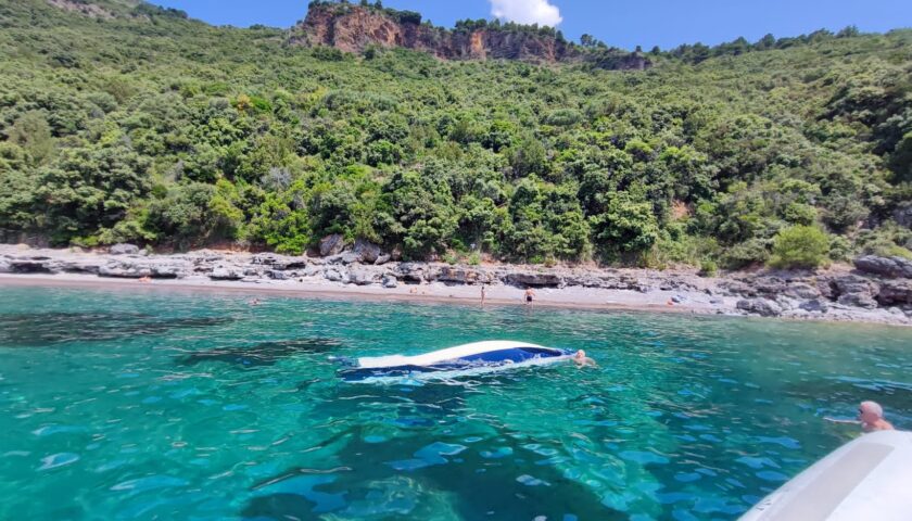 Palinuro: 2 persone soccorse dalla Guardia Costiera ed un	concessionario denunciato