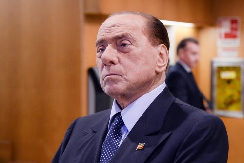 Addio a Silvio Berlusconi, la città di Pagani si associa al lutto