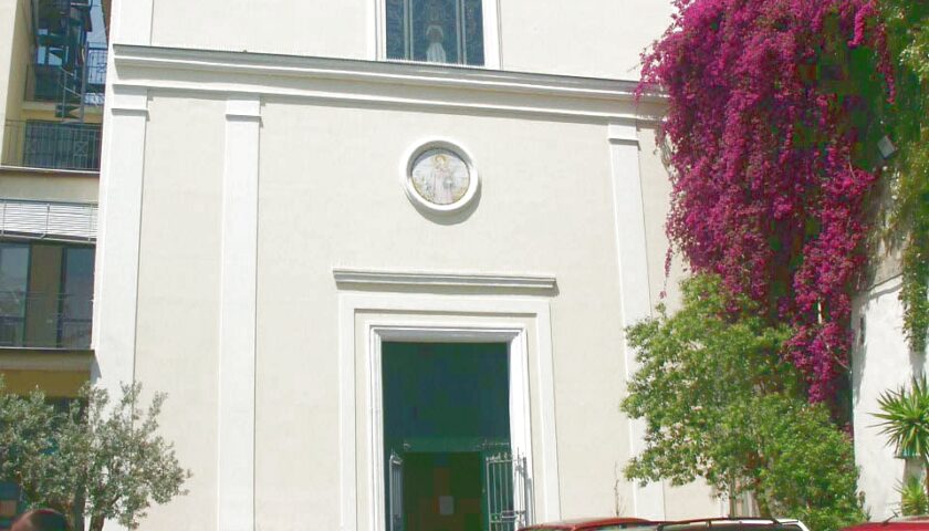 SALERNO, RESTAURO STATUA DI SANT’ANTONIO A CANALONE