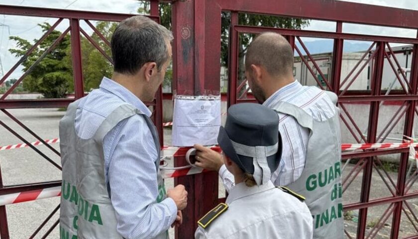 Atena Lucana, sequestrati locali commerciali e prodotti non in regola