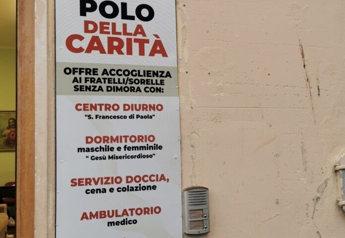Polo della Carità a Salerno, chiusura estiva per il dormitorio e spostamento servizio mensa