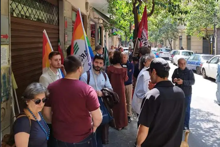 Striscione contro la Cgil, presidio oggi in via Manzo a Salerno