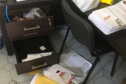 Angri, ufficio del consigliere comunale Milo a soqquadro: si indaga